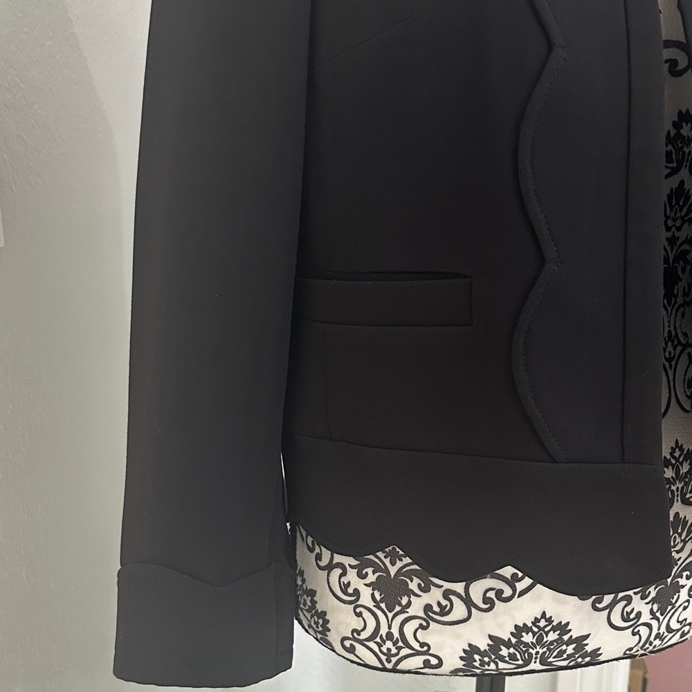Ann Taylor Black Collarless Scalloped Blazer Sz. M - Picture 6 of 12